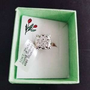 NWT DIAMOND ESTATE RING